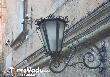 Tricase:In Piazza Pisanelli, sul Catello Principi Gallone, un lampione di stile successivo, datato primi del secolo