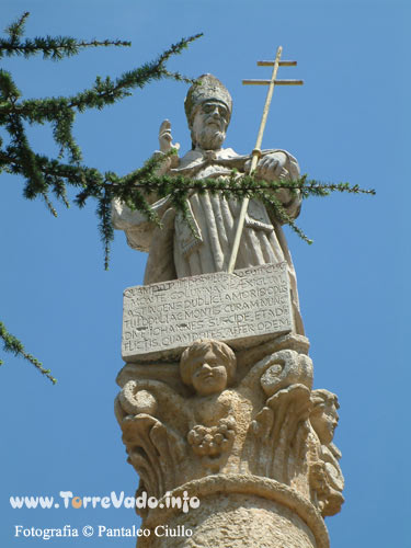 Statua San Giovanni Elemosiniere