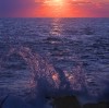 Onda che si scaglia sulla Costa di Torre Vado al Tramonto.