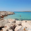 Piccolo Lido Sabbioso alla fine dle Molo Pescatori all'uscita del Porticciolo Turistico della Marina di Torre Vado.