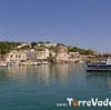 Torre e parte del porticciolo ripresi prima di salpare per la mini crociera con visita delle grotte del Capo di Leuca. Foto 08 Luglio 2009