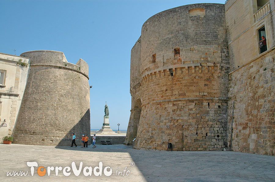 Le mura - Largo Porta Alfonsina e Torre Alfonsina Otranto